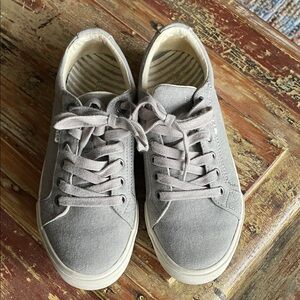 Taos Footwear Gray Women's Sneakers